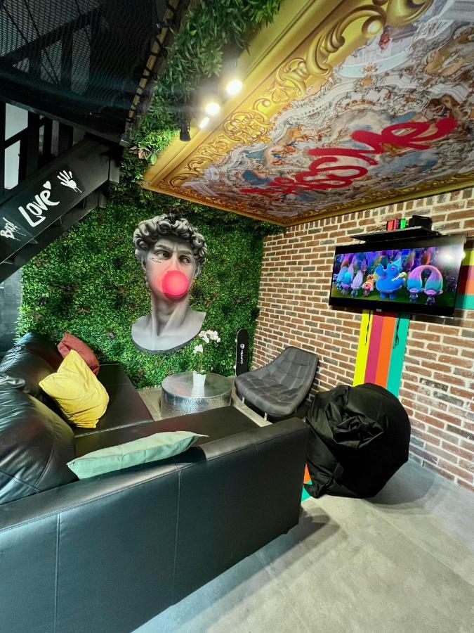Capsule Art Deco - Jacuzzi - Netflix - Home Cinema - Arcade De Jeux & Nintendo Switch - 2 Chambres - Filet Suspendu Βαλενσιέν Εξωτερικό φωτογραφία